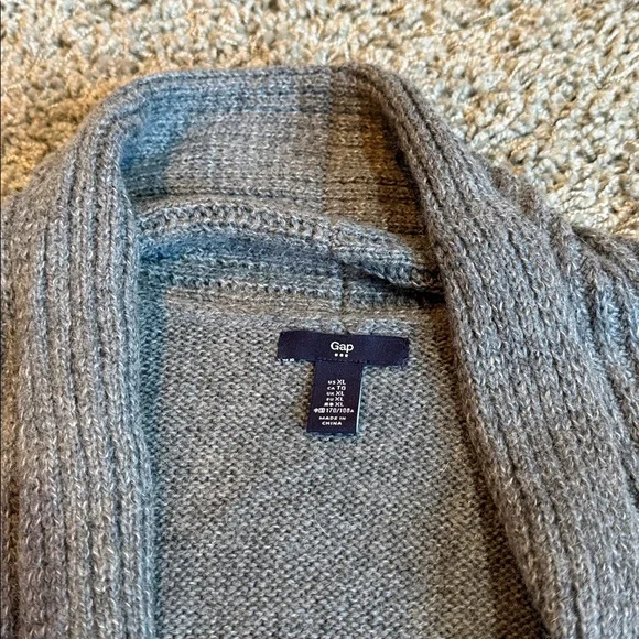 GAP Women’s Cardigan Sweater Vest (XL) - Picture 4 of 8